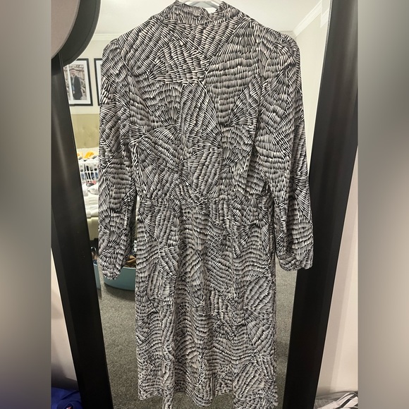 Women’s A New Day Black and White V-Neck Patterned Faux Wrap Dress XS - Picture 8 of 15